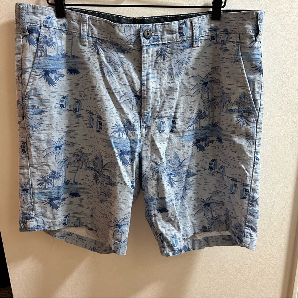 Men's Nautica Blue‎ Hawaiian Design Size 38 Shorts